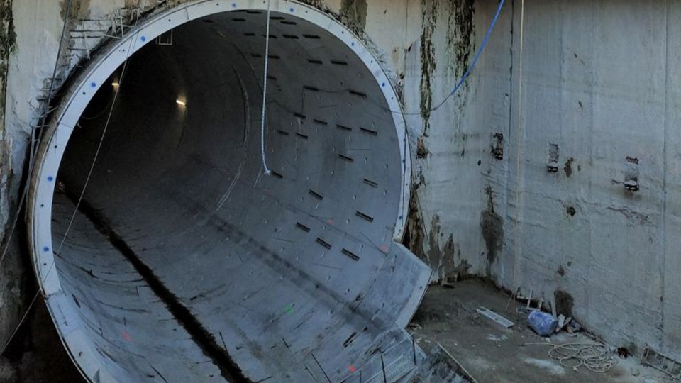 Trwają też prace przy prefabrykacji zbrojenia. Fot. http://tunel-swinoujscie.pl/