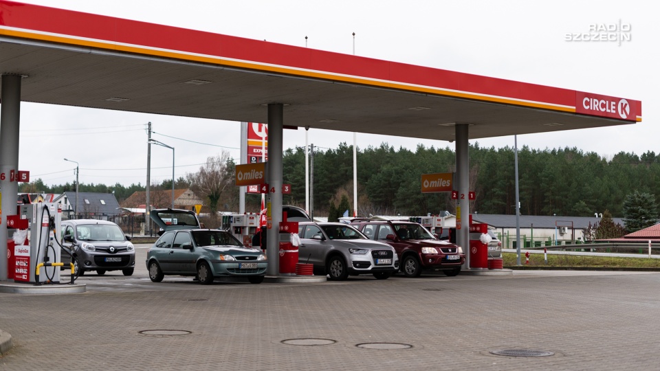 Obecnie zapłacimy za litr benzyny 95 o 2,06 zł taniej w Szczecinie niż w oddalonym o 40 kilometrów Pasewalku. Fot. Mateusz Papke [Radio Szczecin]