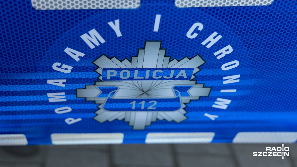 Policjanci ustalili, że połączenia do pokrzywdzonych wykonywane były z Łodzi z mieszkania przy Tymienieckiego. Fot. Robert Stachnik [Radio Szczecin]