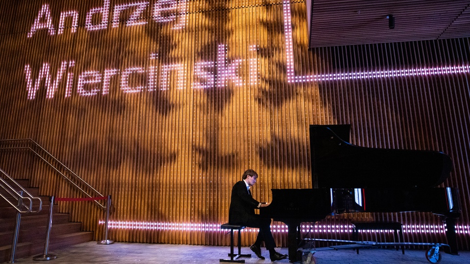 Andrzej Wierciński – pianista koncertuje na Expo 2020 w Dubaju. Fot. Monika Wasylewska