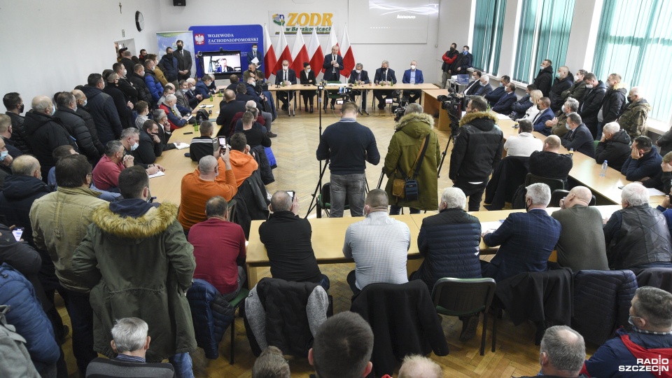 Na początku były duże emocje, ale po spotkaniu udało podpisać się porozumienie z Komitetem Protestacyjnym Rolników Pomorza Zachodniego. Fot. Kamila Kozioł [Radio Szczecin/Archiwum]