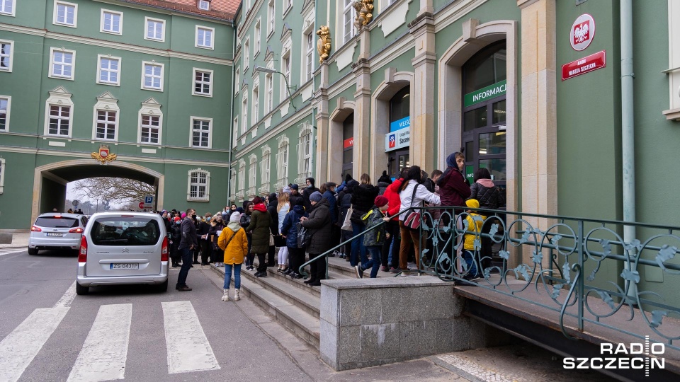 Nadanie numerów PESEL oprócz umożliwienia dostępu do wszystkich świadczeń, ma też pomóc w ustaleniu, jak wielu z nich pozostało w Polsce, a ilu wybrało podróż do innych krajów. Fot. Robert Stachnik [Radio Szczecin]