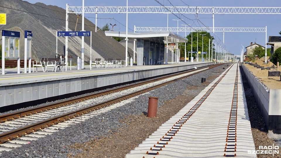 Wielotygodniowe utrudnienia na przejeździe w Dolicach miały związek z przebudową linii kolejowej z Poznania do Szczecina. Fot. Adam Wosik [Radio Szczecin/Archiwum]