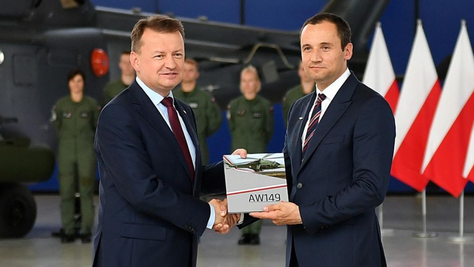 Wicepremier M. Błaszczak podpisał umowę na zakup śmigłowców AW149 [WIDEO]