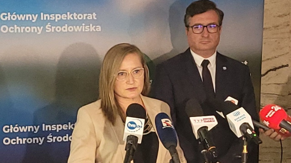 Wiceszefowa GIOŚ mówiła podczas konferencji prasowej, że martwe ryby znaleziono w województwach dolnośląskim i lubuskim. źródło: https://twitter.com/PL_GIOS