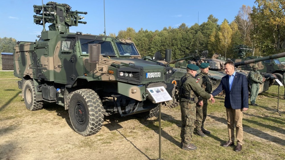 Minister Obrony Narodowej, Mariusz Błaszczak zainaugurował drugą edycję programu "Trenuj z wojskiem". źródło: https://twitter.com/MON_GOV_PL