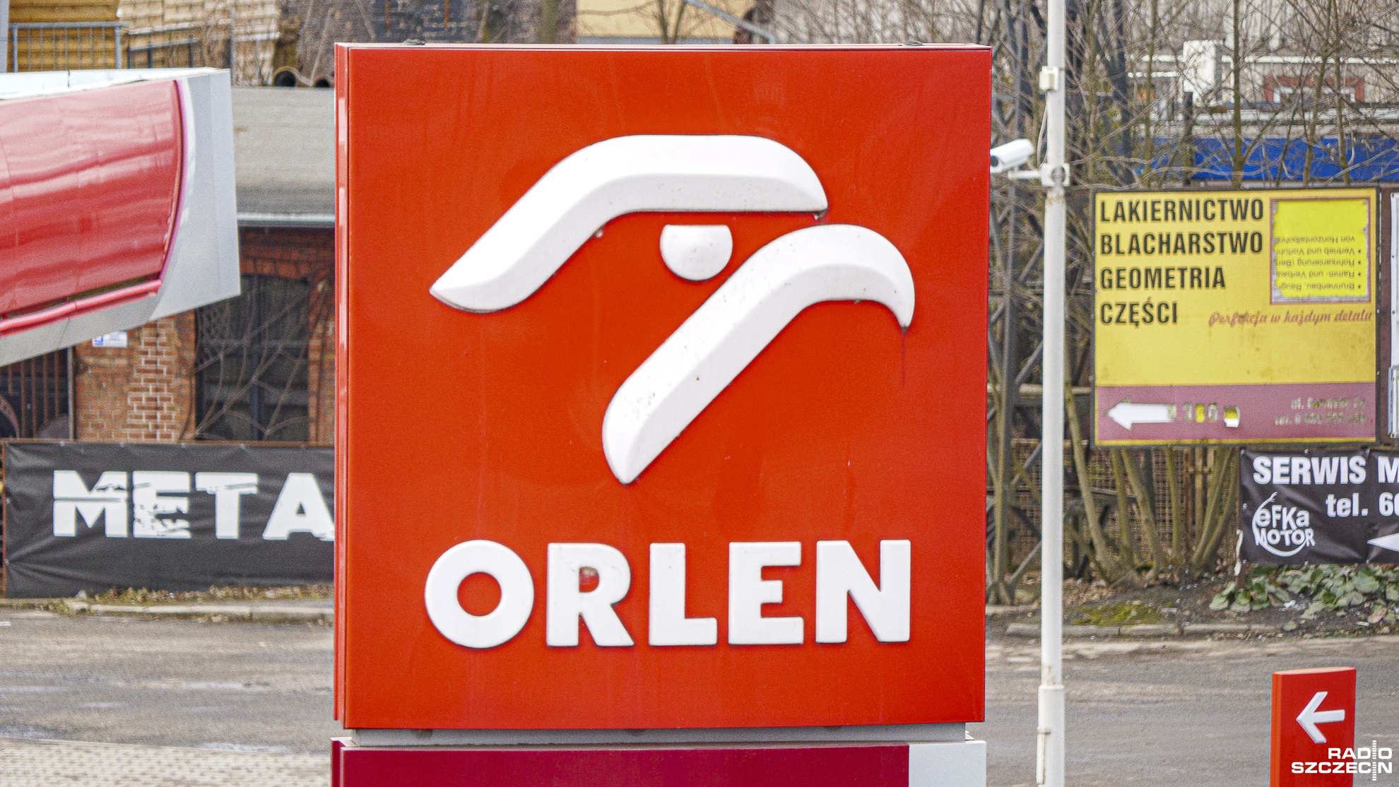 PKN Orlen obniżył cenę litra oleju napędowego o 20 groszy - poinformował na Twitterze prezes koncernu Daniel Obajtek.