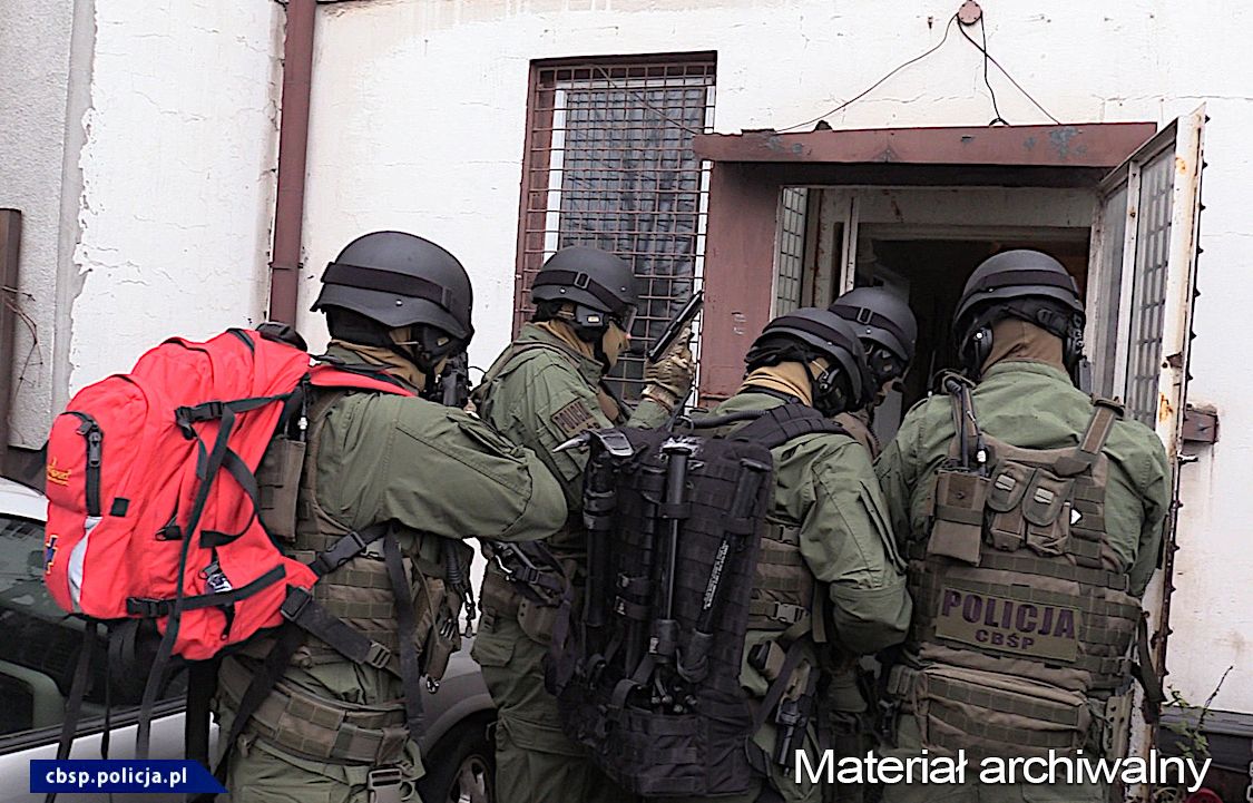 15 zarzutów zbrodni vatowskiej postawiła Prokuratura Krajowa zatrzymanym we wspólnej akcji CBŚP i służb celno-skarbowych. 20 podejrzanych zatrzymano na terenie sześciu województw, w akcji wzięło udział 90 funkcjonariuszy.