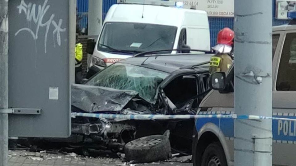Na miejscu interweniowały służby, dwie ranne osoby odwieziono do szpitala. źródło: Facebook Grupa Suszą! Szczecin