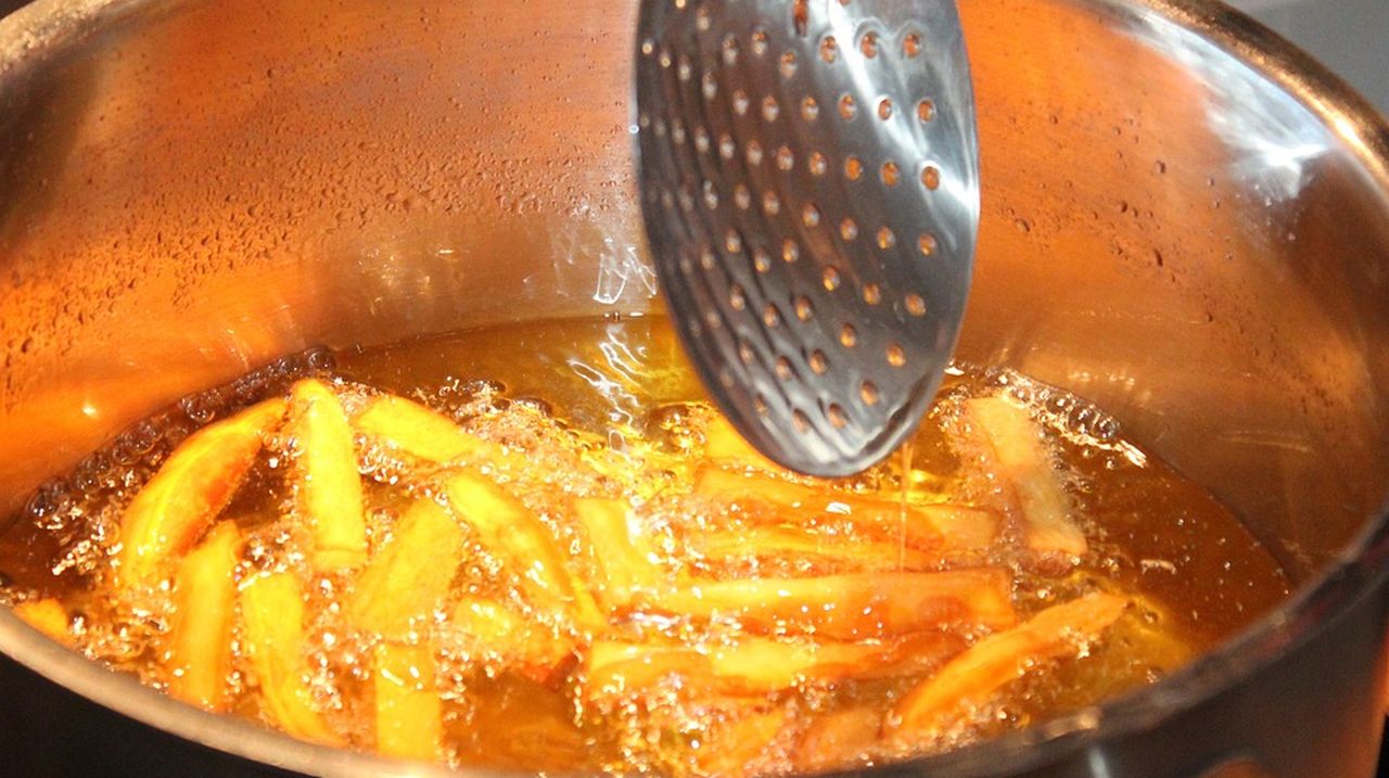 Nieprzestrzeganie zasad higieny przez personel, brak dokumentów poświadczających zdrowie, nieodpowiednie przechowywanie żywności - w prawie 700 obiektach gastronomicznych - sezonowych, agroturystyce, hotelach i pensjonatach - były nieprawidłowości.