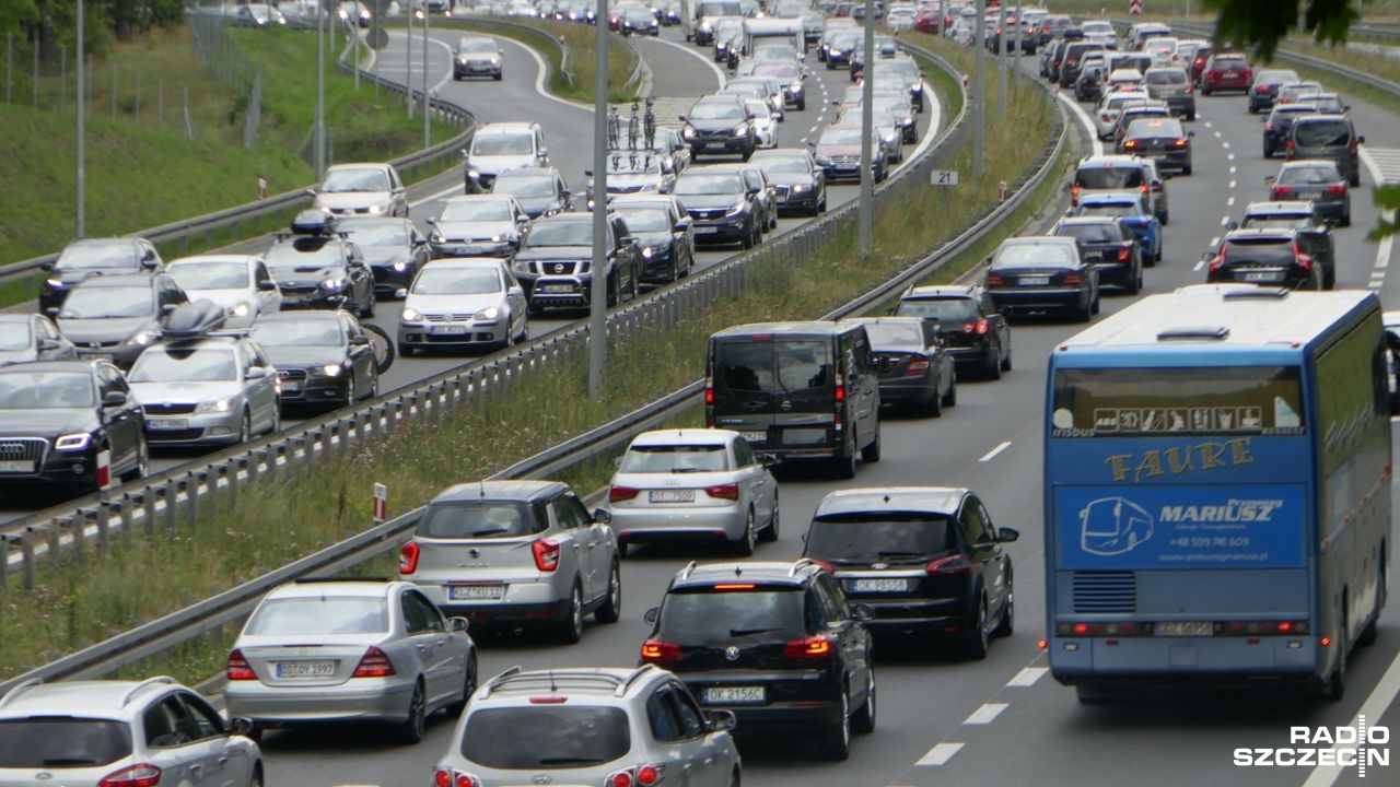 Coraz większe korki widoczne są już na A6 i drodze szybkiego ruchu S3.