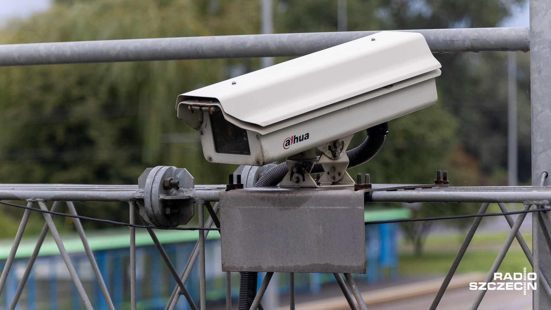 To w związku z licznymi aktami wandalizmu w tej nekropolii. Jak informuje portal kamienskie.info kamery już zostały zakupione, a prace techniczne zmierzają ku końcowi.