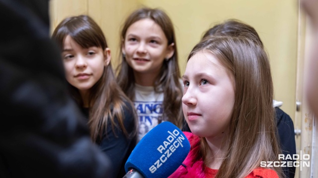 Fot. Robert Stachnik [Radio Szczecin] Studenci PUM-u badają wzrok u dzieci [WIDEO, ZDJĘCIA]