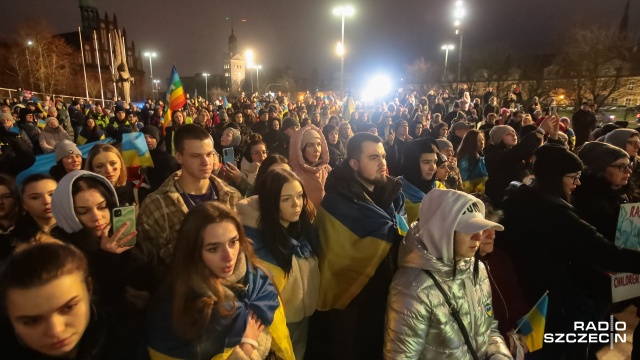 Fot. Robert Stachnik [Radio Szczecin] Szczecinianie manifestują sprzeciw wobec reżimu Putina [WIDEO, ZDJĘCIA]