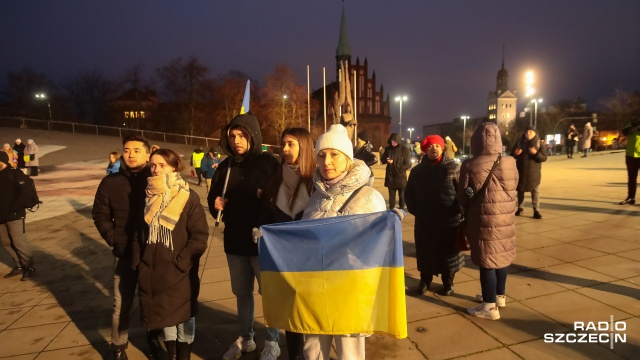 Fot. Robert Stachnik [Radio Szczecin] Szczecinianie manifestują sprzeciw wobec reżimu Putina [WIDEO, ZDJĘCIA]