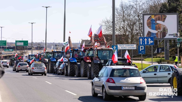 Fot. Robert Stachnik [Radio Szczecin] Rolnicy protestują i przepraszają mieszkańców Szczecina [WIDEO, ZDJĘCIA]