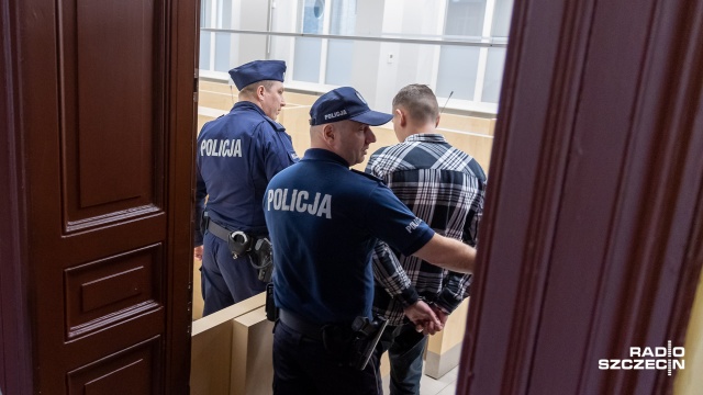 Fot. Robert Stachnik [Radio Szczecin] Zabójca 85-latka z Krajnika Dolnego usłyszał wyrok [WIDEO, ZDJĘCIA]