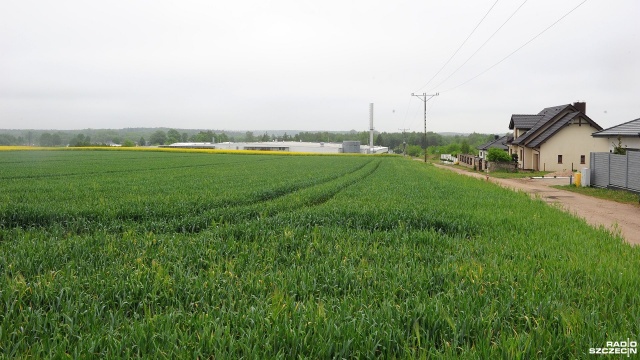 Fot. Marcin Kokolus [Radio Szczecin] Mieszkańcy Gryfic protestują ws. wylewania odpadów pod oknami ich domów [ZDJĘCIA]