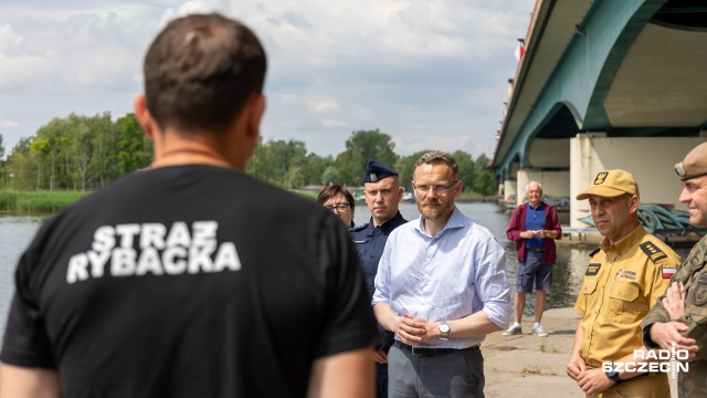 Fot. Robert Stachnik [Radio Szczecin] Odra pod ścisłą kontrolą. Wojewoda: "jest bezpiecznie" [WIDEO, ZDJĘCIA]