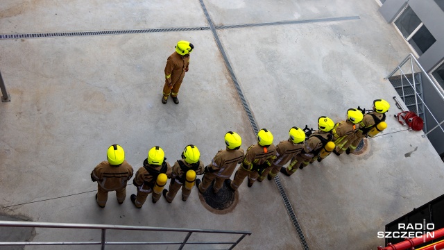 Fot. Robert Stachnik [Radio Szczecin] Poligon pożarowy w ogniu. Prezentacja na znanym w świecie centrum treningowym [WIDEO, ZDJĘCIA]