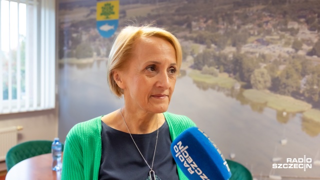 Fot. Robert Stachnik [Radio Szczecin] Nowy autobus szkolny i droga z Polskiego Ładu w Kobylance [ZDJĘCIA]