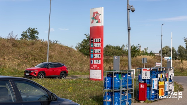 Fot. Robert Stachnik [Radio Szczecin] Ceny paliw spadają. Co na to kierowcy? [ZDJĘCIA]