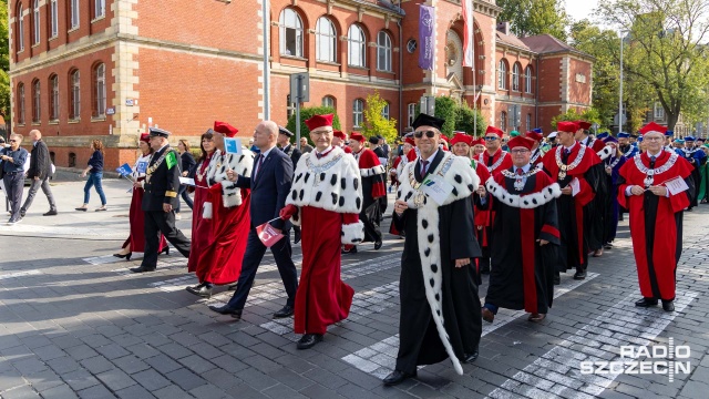 Fot. Robert Stachnik [Radio Szczecin] "Spacerek na Uniwerek". Studenci ruszyli w miasto [WIDEO, ZDJĘCIA]