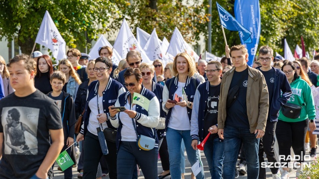 Fot. Robert Stachnik [Radio Szczecin] "Spacerek na Uniwerek". Studenci ruszyli w miasto [WIDEO, ZDJĘCIA]