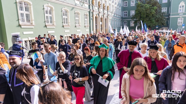 Fot. Robert Stachnik [Radio Szczecin] "Spacerek na Uniwerek". Studenci ruszyli w miasto [WIDEO, ZDJĘCIA]