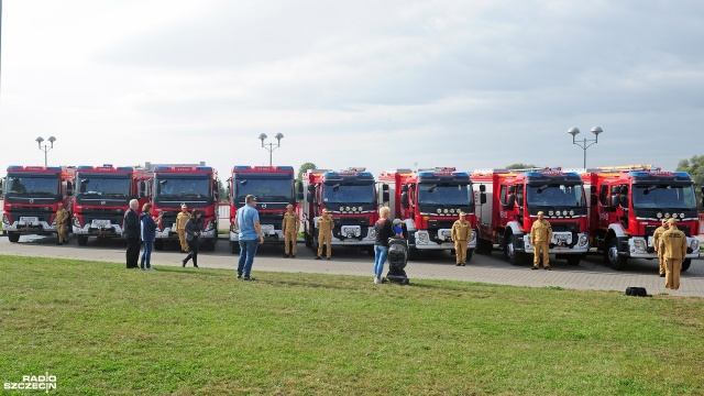 Fot. Marcin Kokolus [Radio Szczecin] Nowe wozy strażackie trafiły do komend w regionie [ZDJĘCIA]