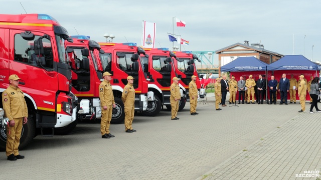 Fot. Marcin Kokolus [Radio Szczecin] Nowe wozy strażackie trafiły do komend w regionie [ZDJĘCIA]