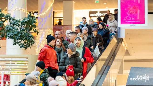 Fot. Robert Stachnik [Radio Szczecin] Sklepy pełne klientów. Zdania ws. Black Friday są jednak podzielone [WIDEO, ZDJĘCIA]