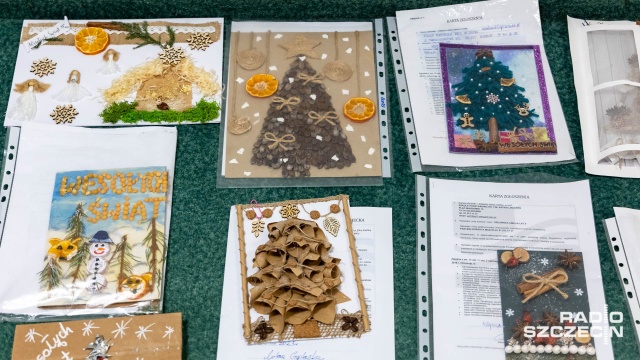 Fot. Robert Stachnik [Radio Szczecin] Dzieci stworzyły pół tysiąca świątecznych ekologicznych kartek [WIDEO, ZDJĘCIA]
