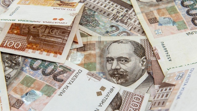 Dziś Chorwaci ostatecznie pożegnali się z kuną. Po raz pierwszy w tym kraju wolno płacić jedynie euro - dawną narodową walutę można jednak ciągle wymieniać w bankach i pocztach.