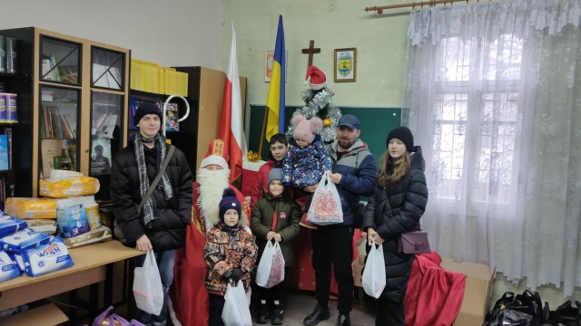 130 kg słodyczy pojechało z Polski na Ukrainę. To prezent, który przygotowały dzieci z goleniowskich szkół.