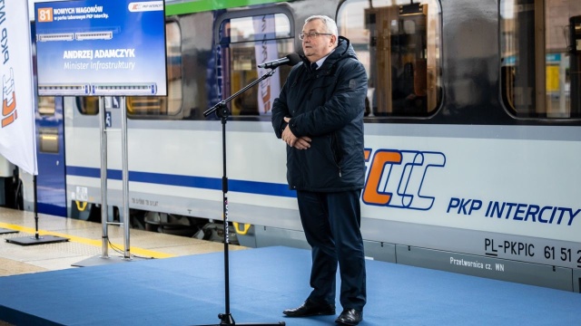 Ponad 80 nowoczesnych wagonów wzbogaciło tabor PKP Intercity. Minister infrastruktury Andrzej Adamczyk podczas prezentacji nowych wagonów mówił, że ich zakup to realizacja obietnic polskiego rządu, który deklarował wsparcie dla polskich kolei.