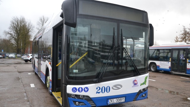 Zmiany w kołobrzeskich autobusach miejskich - najpopularniejsze linie czeka wydłużenie trasy przejazdu. Wszystko po to, by pokryć zlikwidowane połączenia, które były dla przewoźnika nierentowne.