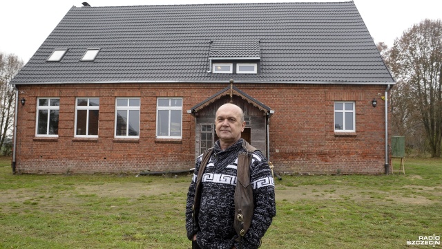 W miejscowości Łowisko w gminie Płoty kupili stary dom w którym kiedyś była szkoła. Wyremontowali go i otworzyli w nim niepubliczny Dom Kultury.