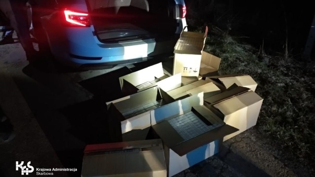 Chodzi o 44-latka zatrzymanego podczas kontroli drogowej. Dystrybucję udaremnili policjanci z koszalińskiej komendy wraz z funkcjonariuszami zachodniopomorskiej Krajowej Administracji Skarbowej.