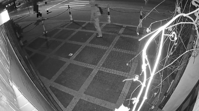 Uszkodził drewniane przęsła ogródka i wybił jedną z restauracyjnych szyb - teraz grozi mu pięć lat więzienia. Do zdarzenia doszło w styczniu w Kołobrzegu.