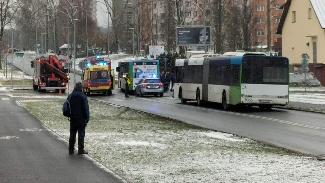 Jedna osoba została ranna w wypadku, do którego doszło na ulicy Łubinowej w Szczecinie.