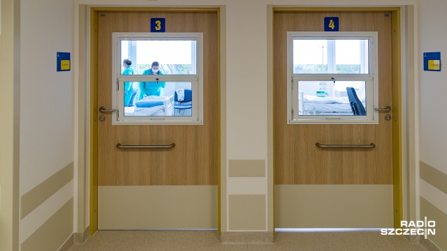 Mali pacjenci pilnie potrzebują nowych łóżek. Placówka medyczna prosi o pomoc, a fundacja rozpoczyna zbiórkę. Chodzi o 10 łóżek dla Kliniki Pediatrii, Onkologii i Immunologii Dziecięcej szpitala przy ulicy Unii Lubelskiej w Szczecinie.