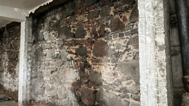 Fragment muru dawnego zamku z XIV i XV wieku odkryto podczas remontu Zamku Książąt Pomorskich.