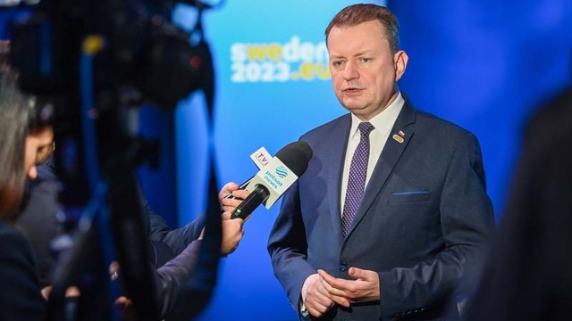 Polska przekazała Ukrainie kolejnych dziesięć czołgów Leopard 2A4 - poinformował wicepremier Mariusz Błaszczak. Szef MON dodał, że zakończyło się także szkolenie ukraińskich żołnierzy z obsługi tych maszyn.