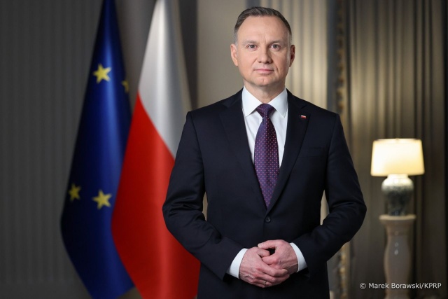 Prezydent Andrzej Duda powiedział, że wsparcie Ukrainy przez międzynarodową koalicję świadczy o tym, że wolny i demokratyczny świat nie jest teoretyczną koncepcją.