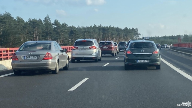 W wielu miejscach w regionie kierowcy natrafią na utrudnienia.