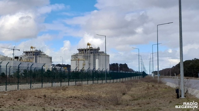 Od wczoraj, decyzją wojewody Zbigniewa Boguckiego, obowiązuje 200-metrowa strefa ochronna wokół Terminala LNG w Świnoujściu.