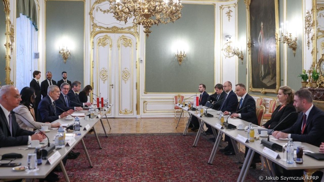 Prezydent Andrzej Duda dziękuje Niemcom za zgodę na przekazanie pozyskanych od nich MIG-ów Ukrainie. Wczoraj decyzję w tej sprawie podjął rząd w Berlinie.