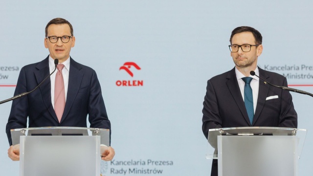 Premier Mateusz Morawiecki powiedział, że jeden mały reaktor jądrowy pozwoli Polsce oszczędzić od 100 do 200 milionów euro rocznie na opłatach ETS.