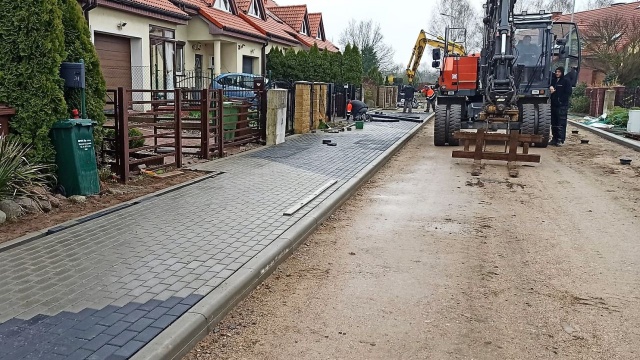 2 200 000 złotych będzie kosztować remont ulicy Chełmońskiego w Stargardzie. Prace już się rozpoczęły.